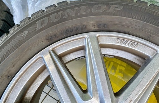 値下げしました。 ホンダフリード　スタッドレスタイヤ　185/65/r15