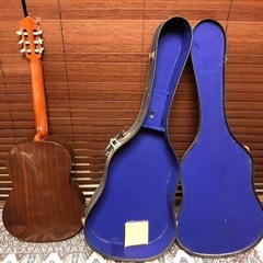 楽器　アコースティックギターの画像