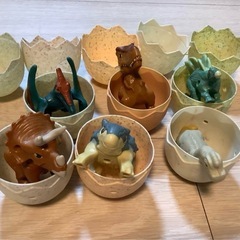 アニア　恐竜　卵付き　可動