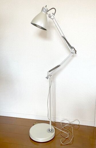ART WORK STUDIO 　フロアライト　照明　白