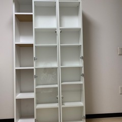ホワイトガラス扉付き本棚
の画像