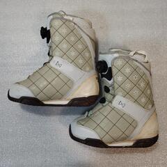 値下げコズミック　スノーボードブーツ　23.5センチの画像