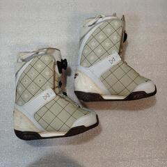 値下げコズミック　スノーボードブーツ　23.5センチの画像