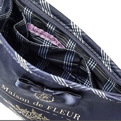 未使用タグ付 Maison de FLEUR メゾン ド フルール ポーチ パイピングスクエアポーチ ネイビーの画像