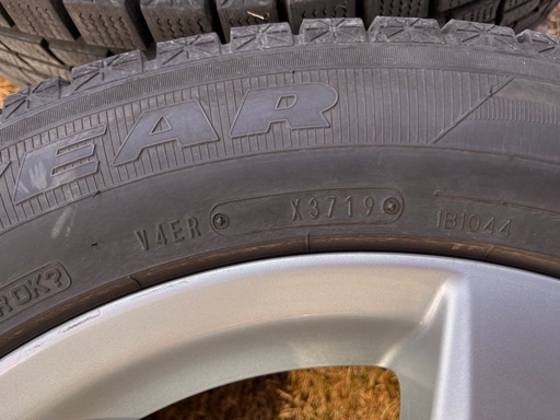 トヨタ　ホイール付きスタッドレス　215/60/R17  CH-R純正ホイール