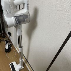 激安4000円【定価15980円】AZMKOO 掃除機 コードレス サイクロン 30Kpa超 強力吸引の画像