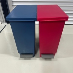 ゴミ箱　
消臭スリムペダルペール