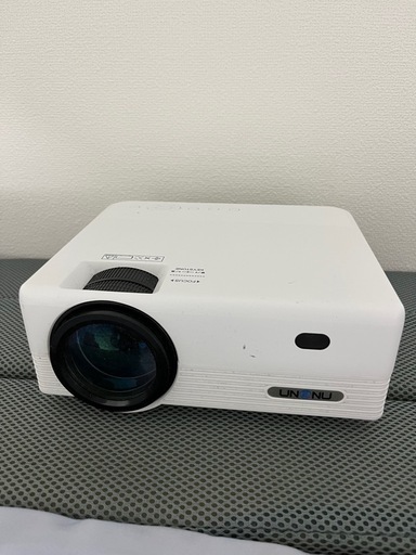 プロジェクター　リモコン　コード　三脚付き！