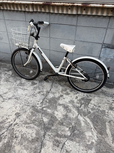 bikke 子供用自転車 ホワイト 前面バスケット付き 22インチ bikke 子供用自転車 ホワイト 前面バスケット付き 22インチ bikke