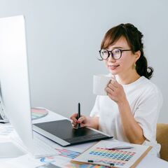 「グラフィックデザイナー募集」あなたの経験を120年企業で活かし...