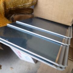 建築資材「メタカラーSK 巾木シリーズ100㎜仕様」4枚ありますの画像