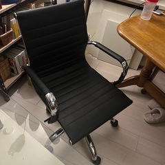 ２月に処分します！【定価11800円】レザー調　オフィスチェア