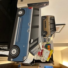 車の形のダンボール箱の画像