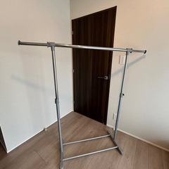  ハンガーラックの画像