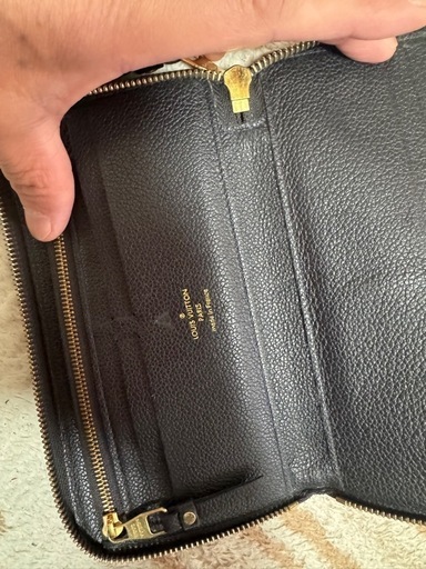 ビィトン財布
