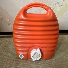 立つ湯たんぽ