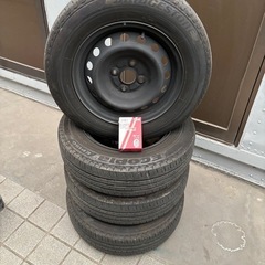 ブリヂストン　175/70R14 鉄チン　ヤリスの車両から取り外し