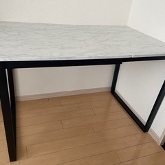 ダイニングテーブル　チェアー　セット！　