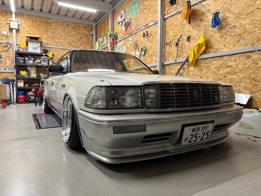 13 クラウン ロイヤルサルーン G V8