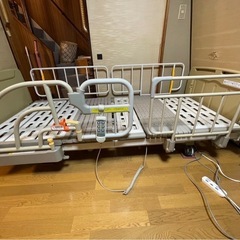 【1/18AMまで引き取り限定】パラマウント介護用電動ベッド