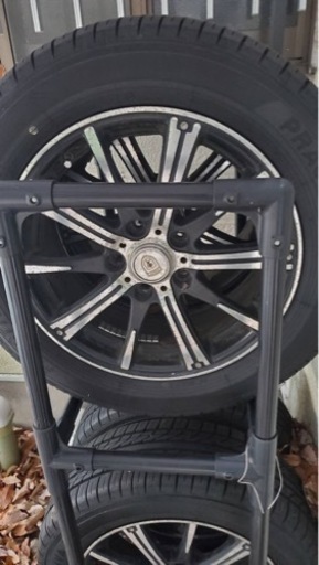 車のパーツ タイヤ、ホイール