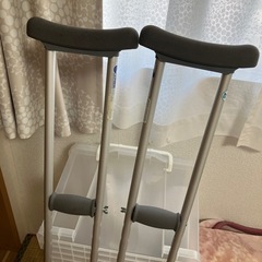 アルミ軽量松葉杖　の画像
