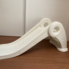 ネビオ ロング＆なだらかスロープ 折りたたみ すべり台 ホワイト