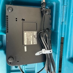 マキタ急速充電器　　 ケース付きの画像