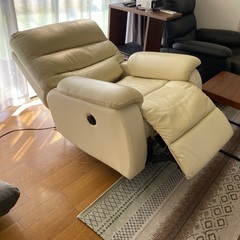 リクライニングソファ　白　オフホワイトの画像