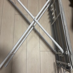 お受け取りの方、確定中。立てかけ可能なアイロン台の画像