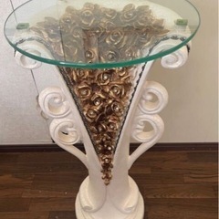 洋風置物白　花ゴールド　ガラステーブル付き　お洒落