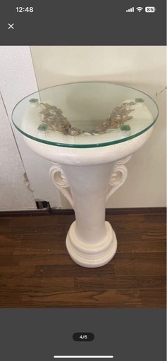 洋風置物白　花ゴールド　ガラステーブル付き　お洒落
