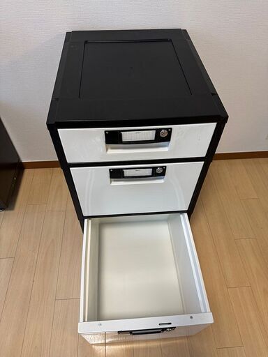 プラスチック製の書類キャビネット / W43cm x D50cm x H73cm
