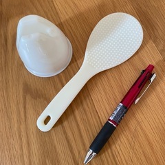 【売り出し中】3合用炊飯器　しゃもじ付きの画像