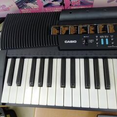 【値下げ！】CASIO CTK-520L キーボード 光ガイド 1996 黒 通電起動音出し確認済 箱、ACアダプター付 カシオの画像