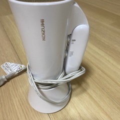 美品!!ドライヤー（スタンド付き）の画像