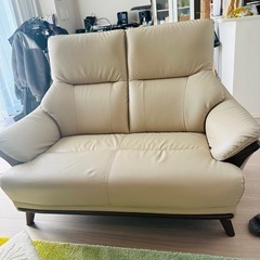 【美品】合成皮革 2人用ソファ(Nシールド コウテイ3 BE)