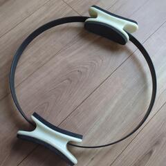 ピラティスリング トレーニングリング エクササイズ ヨガ トレーニング器具 筋トレの画像