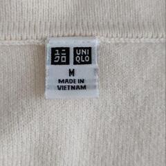 ユニクロ　タートルセーター　Мの画像