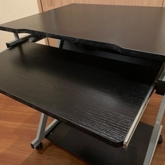 キャスター付きPCデスクの画像