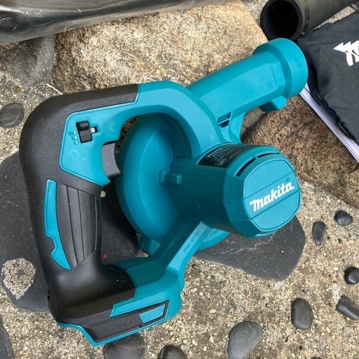 新品 makita マキタ 充電式ブロワ　UB144DZ 別売アクセサリー付き 