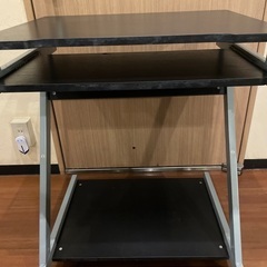 キャスター付きPCデスクの画像