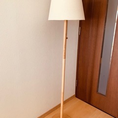 iikea. フロアランプ　
