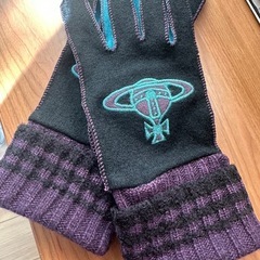 新品同様　ヴィヴィアンウエストウッド　Vivienne Westwood　手袋 オーブ　てぶくろ　ブランド　ニット　防寒　レディース　の画像