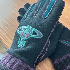 新品同様　ヴィヴィアンウエストウッド　Vivienne Westwood　手袋 オーブ　てぶくろ　ブランド　ニット　防寒　レディース　の画像