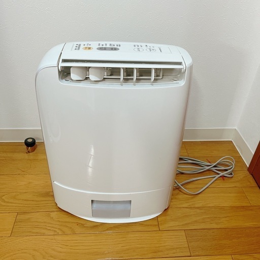 【1/20(月)まで出品】パナソニック 衣類乾燥除湿機 デシカント方式 F-YZL60