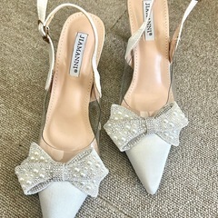 新品　可愛いキラキラリボン付き　ハイヒール　サイズ　23、5cm