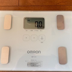 体重計 omron HBF-212の画像