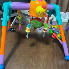 赤ちゃんの運動おもちゃ