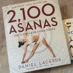 【英語表記】2,100 ASANAS